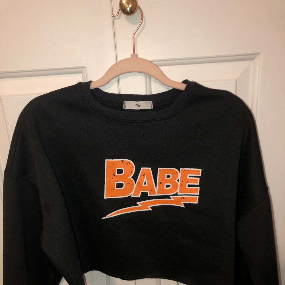 Cropped crew neck